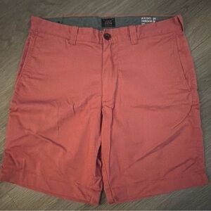 J. Crew Men's Nantucket Red chino shorts size 31